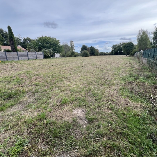  Annonces LOROUX : Ground | VERTOU (44120) | 1 250 m2 | 162 000 € 