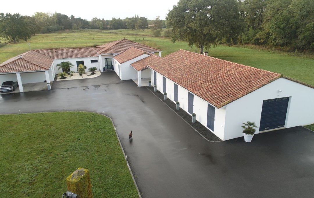 Annonces LOROUX : Domaines / Propriétés | VERTOU (44120) | 460 m2 | 1 245 000 € 