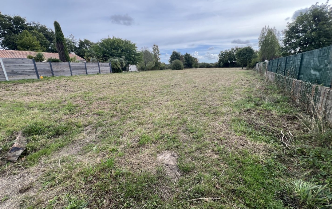 Annonces LOROUX : Ground | VERTOU (44120) | 1 250 m2 | 162 000 € 