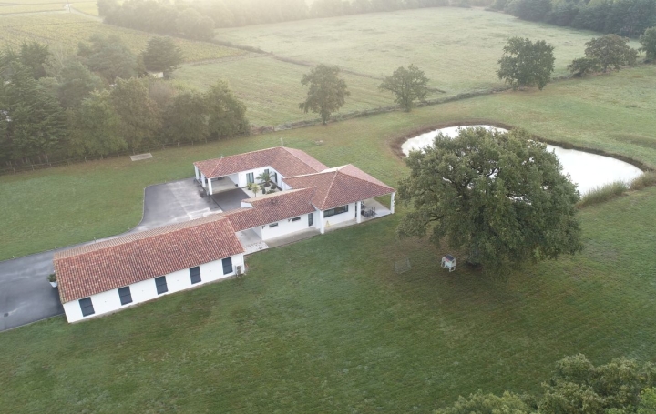  Annonces LOROUX Domaines / Propriétés | VERTOU (44120) | 460 m2 | 1 245 000 € 