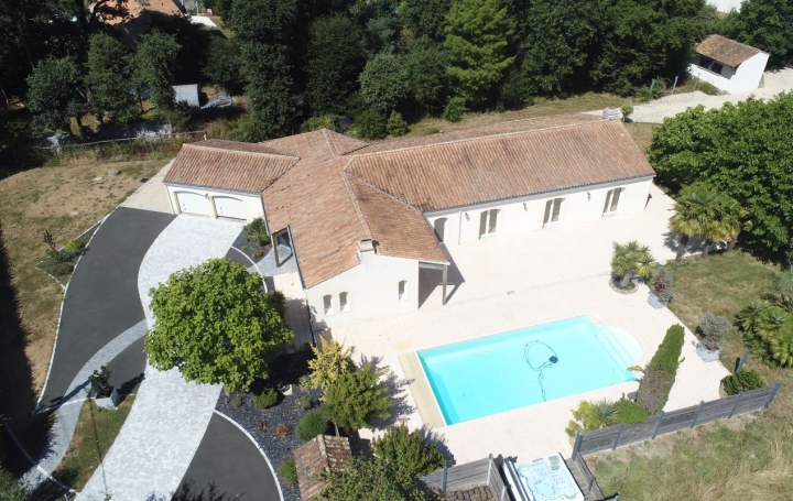 Annonces LOROUX Domain / Estate | VERTOU (44120) | 200 m2 | 563 750 € 